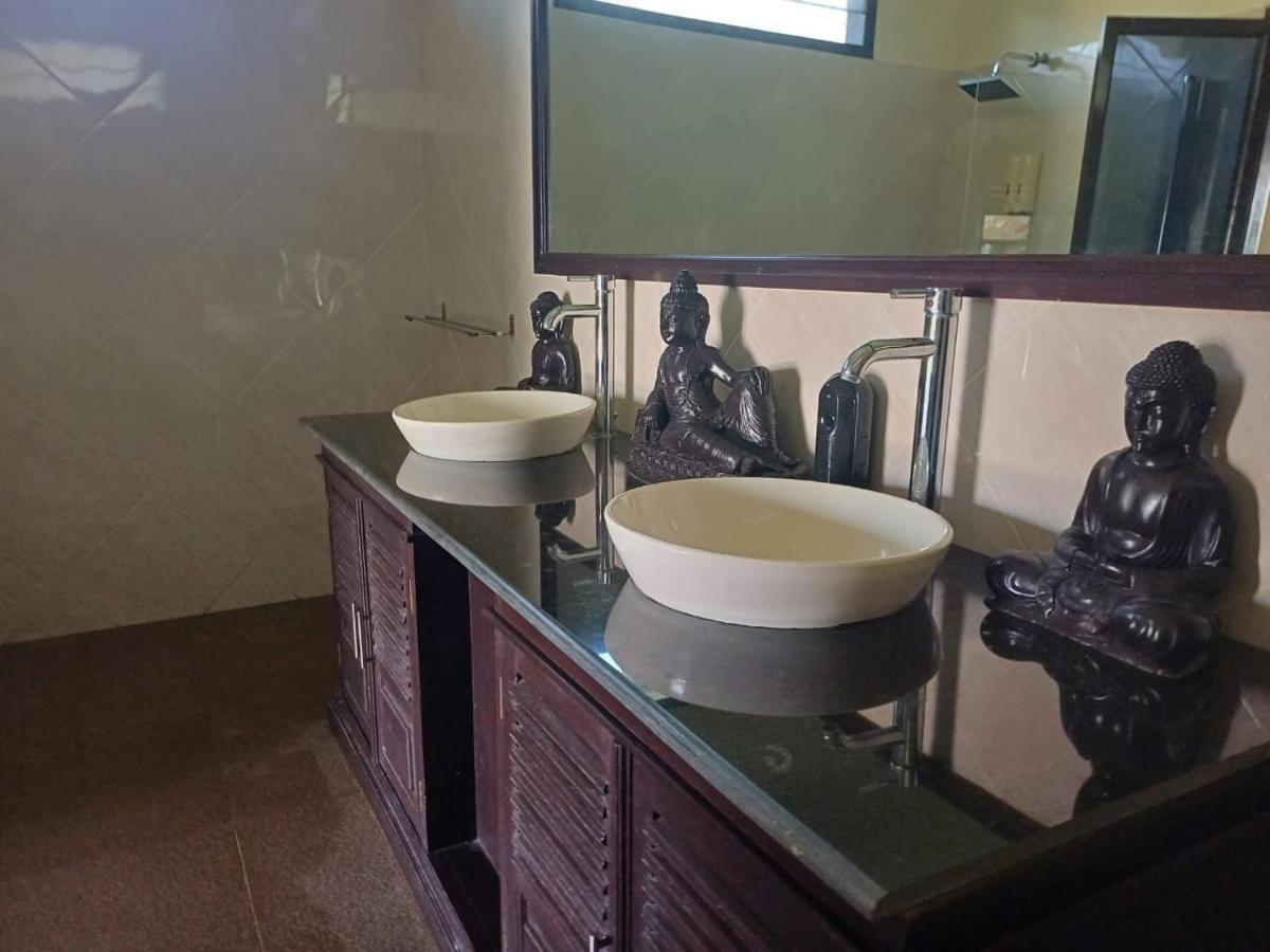 Melaya Beach Resort Room Double Penginuman Exterior foto